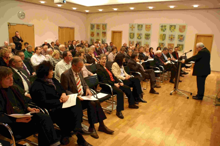 Mit dem Parlament im Gespräch    Teilhabe von Menschen mit schwersten Behinderungen